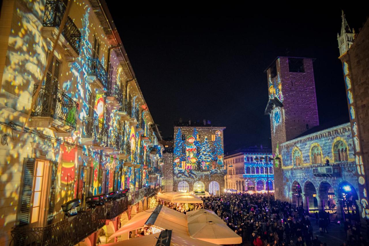 La Finestra Sul Duomo - The House Of Travelers Como Exterior foto