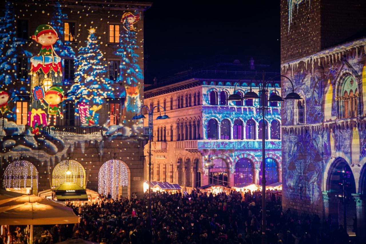 La Finestra Sul Duomo - The House Of Travelers Como Exterior foto